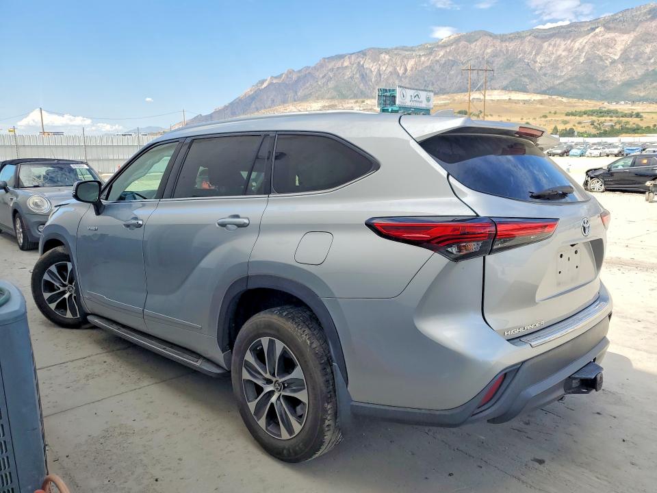 Photo 2 from auction – 2020 TOYOTA HIGHLANDER with VIN 5TDHBRCH3LS507771