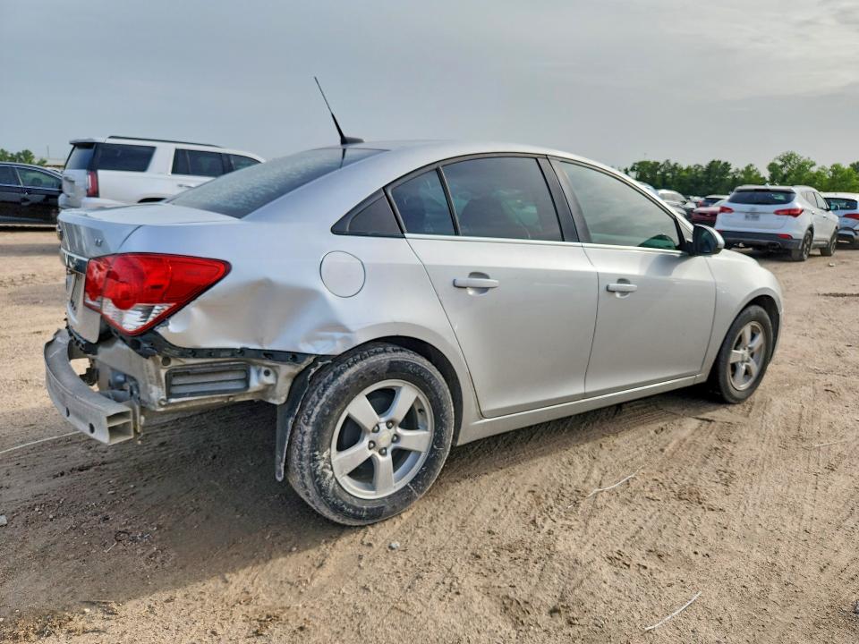 Photo 3 from auction – 2014 CHEVROLET CRUZE with VIN 1G1PC5SB6E7358647
