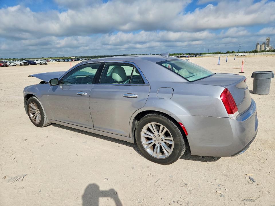 Photo 2 from auction – 2016 CHRYSLER 300C with VIN 2C3CCAEG2GH111160