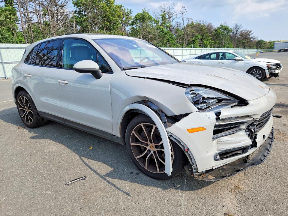 Photo 4 from auction – 2022 PORSCHE CAYENNE with VIN WP1AA2AY1NDA03327