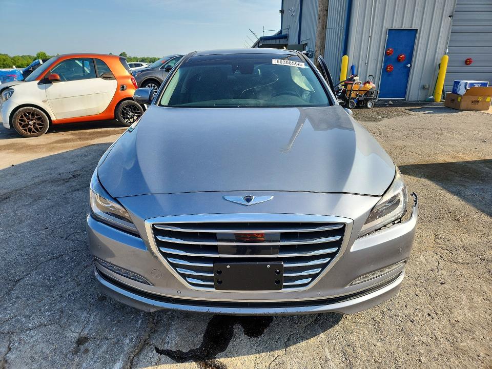 Photo 5 from auction – 2016 HYUNDAI GENESIS with VIN KMHGN4JE0GU138735
