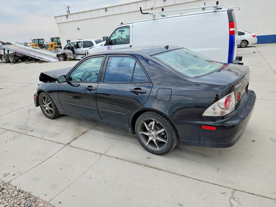 Photo 2 from auction – 2001 LEXUS IS with VIN JTHBD182310001183
