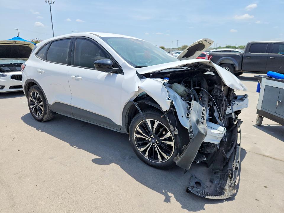 Photo 4 from auction – 2021 FORD ESCAPE with VIN 1FMCU0G6XMUB30731