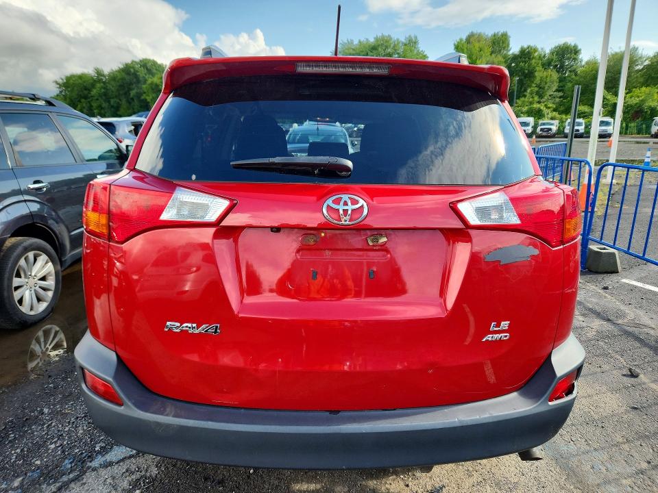 Foto 6 de la subasta – 2015 TOYOTA RAV4 con VIN 2T3BFREV6FW245874