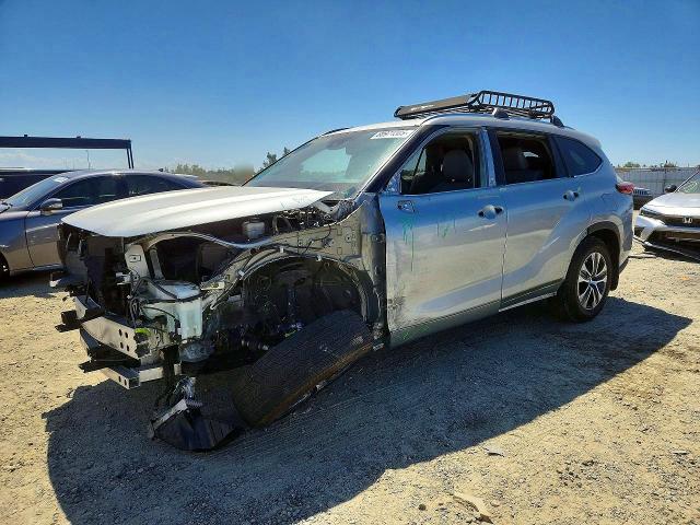 TOYOTA HIGHLANDER 2021 with VIN 5TDHZRBH6MS555599 - Photo from auction