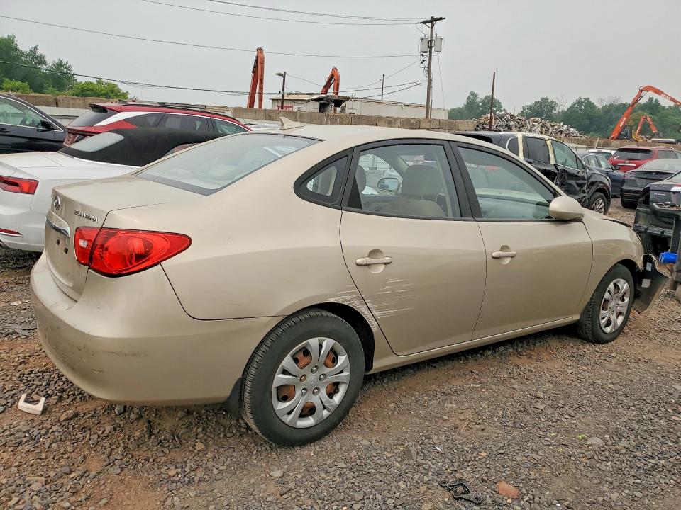 Снимка 3 от търг – 2010 HYUNDAI ELANTRA с VIN KMHDU4AD7AU881672