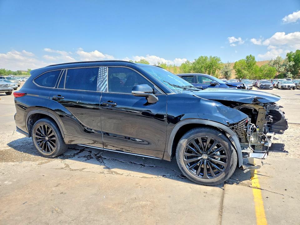 Photo 4 from auction – 2023 TOYOTA HIGHLANDER with VIN 5TDKDRAH9PS014671