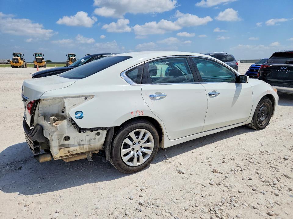 Photo 3 from auction – 2017 NISSAN ALTIMA with VIN 1N4AL3AP3HC166666