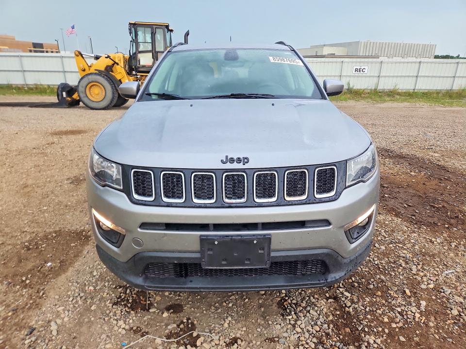 Foto 5 de la subasta – 2018 JEEP COMPASS con VIN 3C4NJDBB3JT104138