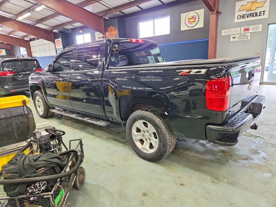 Photo 2 from auction – 2018 CHEVROLET SILVERADO with VIN 3GCUKRECXJG640779