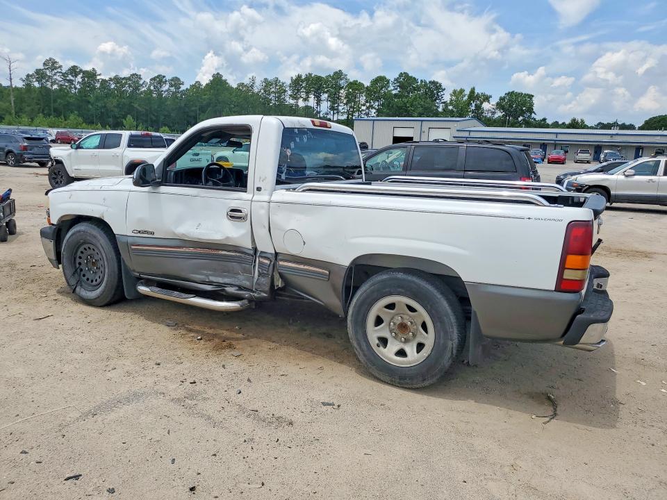 Photo 2 from auction – 2000 CHEVROLET SILVERADO with VIN 1GCEC14T5YZ176637