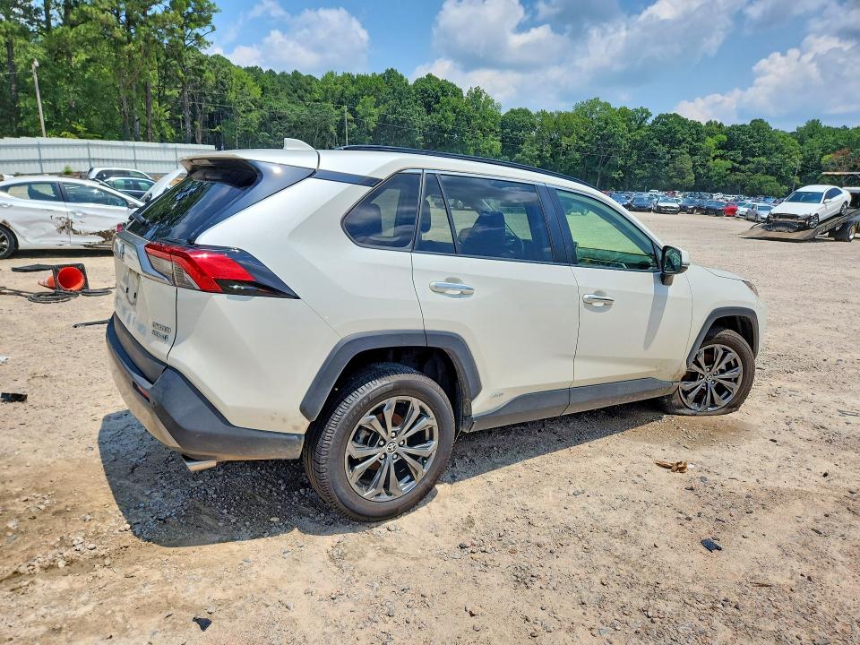 Photo 3 from auction – 2022 TOYOTA RAV4 with VIN JTMD6RFV1ND067231