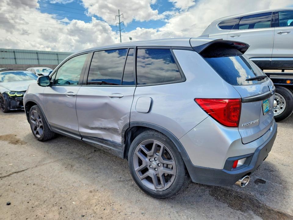 Photo 2 from auction – 2022 HONDA PASSPORT with VIN 5FNYF7H55NB005827