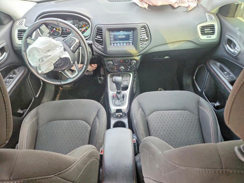 Photo 8 from auction – 2020 JEEP COMPASS with VIN 3C4NJDAB6LT219451