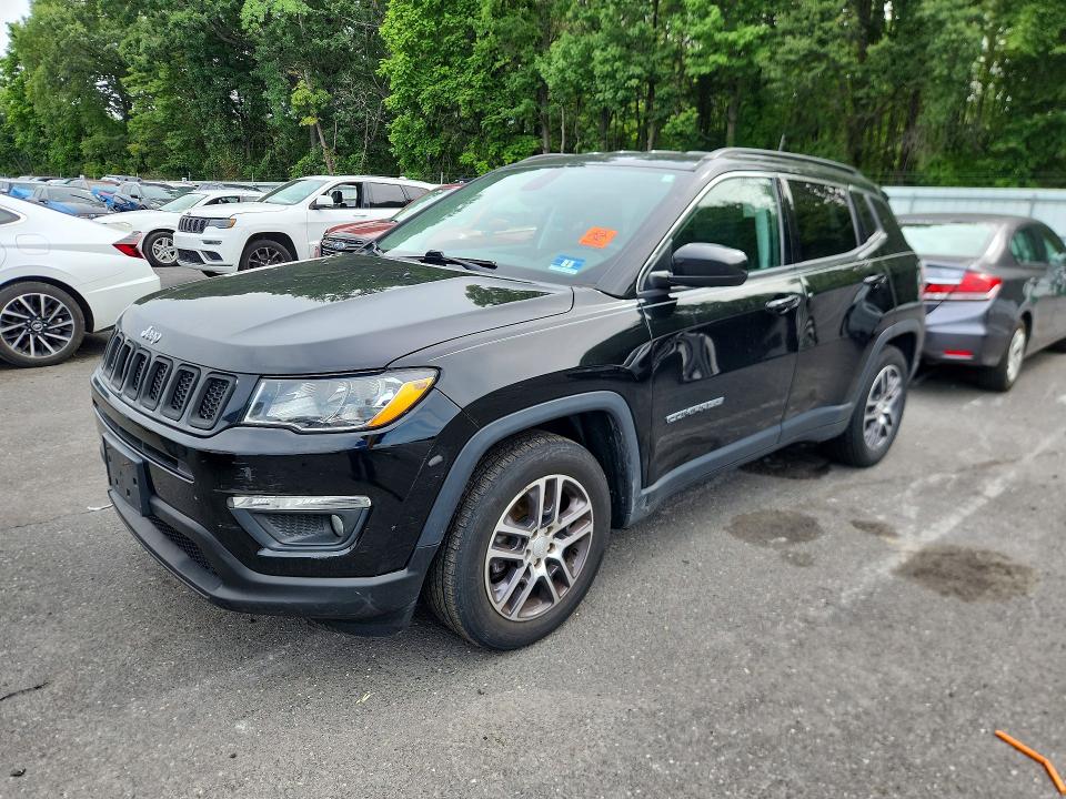 JEEP COMPASS 2018 with VIN 3C4NJCBB4JT186486 - Photo from auction