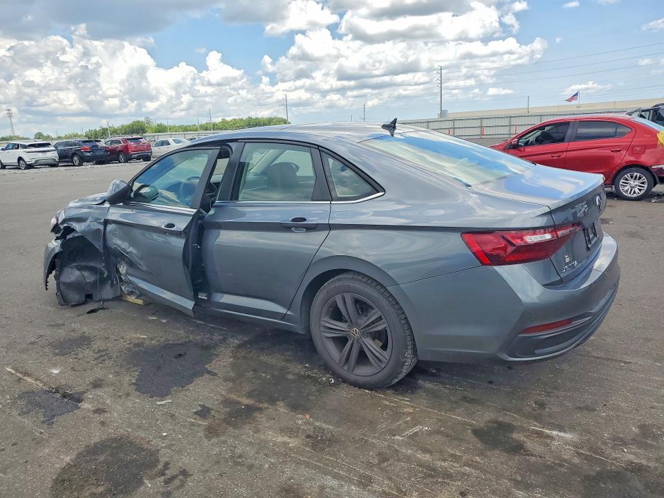 Photo 2 from auction – 2024 VOLKSWAGEN JETTA with VIN 3VW7M7BU8RM016935