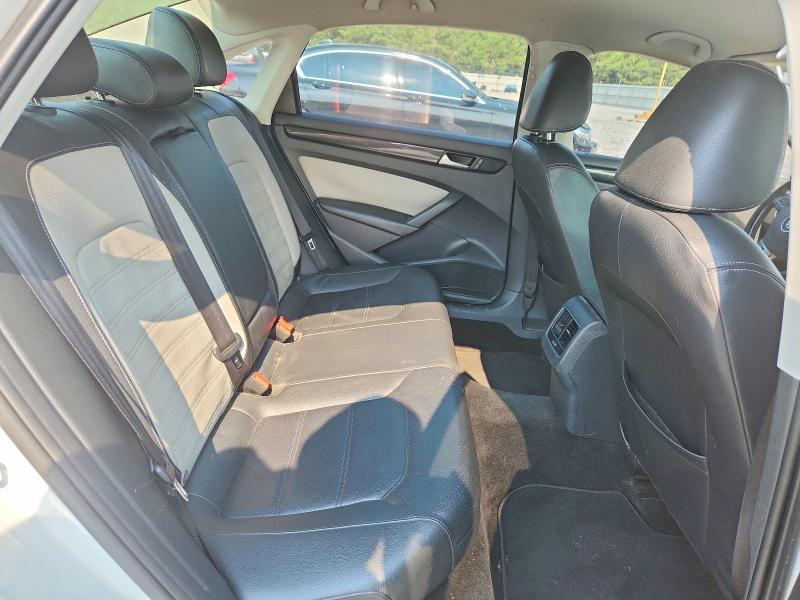 Photo 10 from auction – 2015 VOLKSWAGEN PASSAT with VIN 1VWBT7A37FC009509