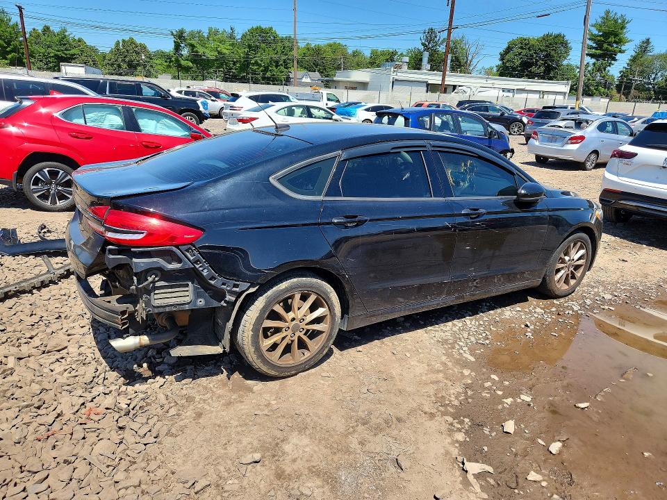 Photo 3 from auction – 2017 FORD FUSION with VIN 3FA6P0H76HR319153