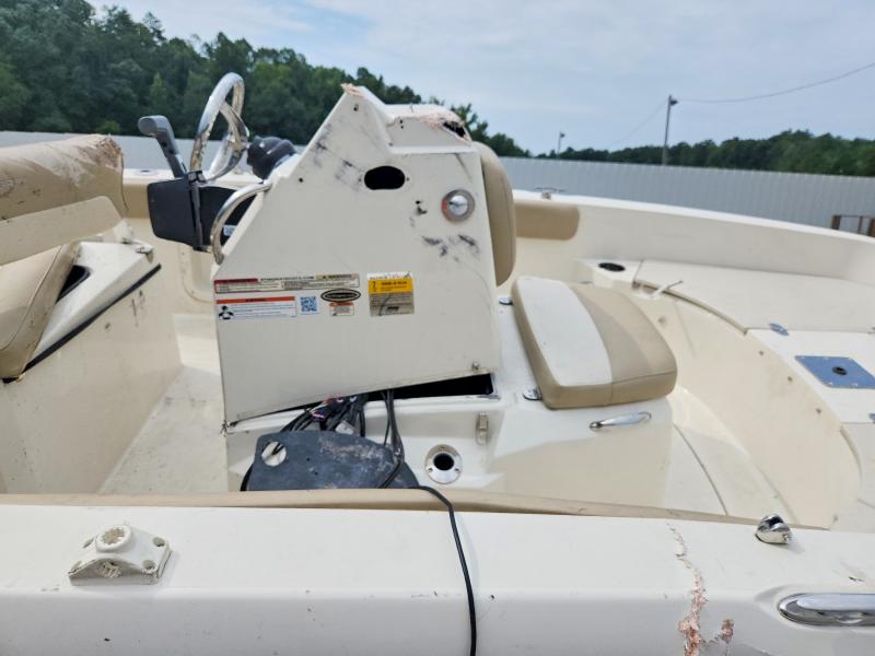 Photo 5 from auction – 2017 STINGRAY BOATS 186CC with VIN PNYUSE32H617