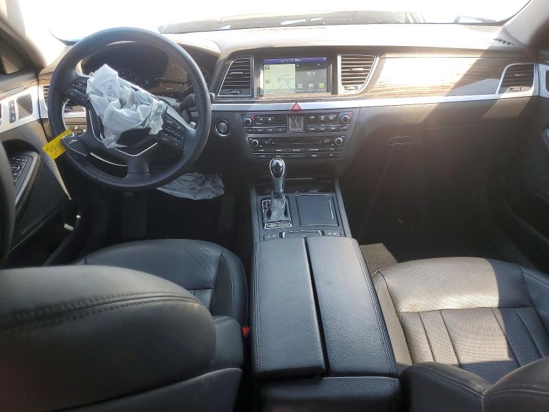 Photo 8 from auction – 2015 HYUNDAI GENESIS with VIN KMHGN4JE3FU048980
