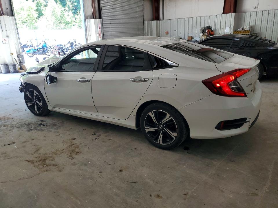 Photo 2 from auction – 2017 HONDA CIVIC with VIN 19XFC1F99HE031523
