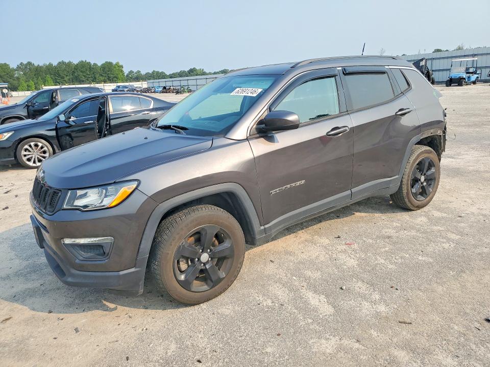 JEEP COMPASS 2017 with VIN 3C4NJDBB0HT674592 - Photo from auction