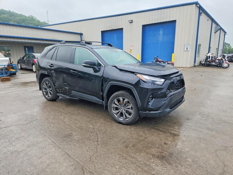 Photo 4 from auction – 2024 TOYOTA RAV4 with VIN 2T3B6RFV3RW082040