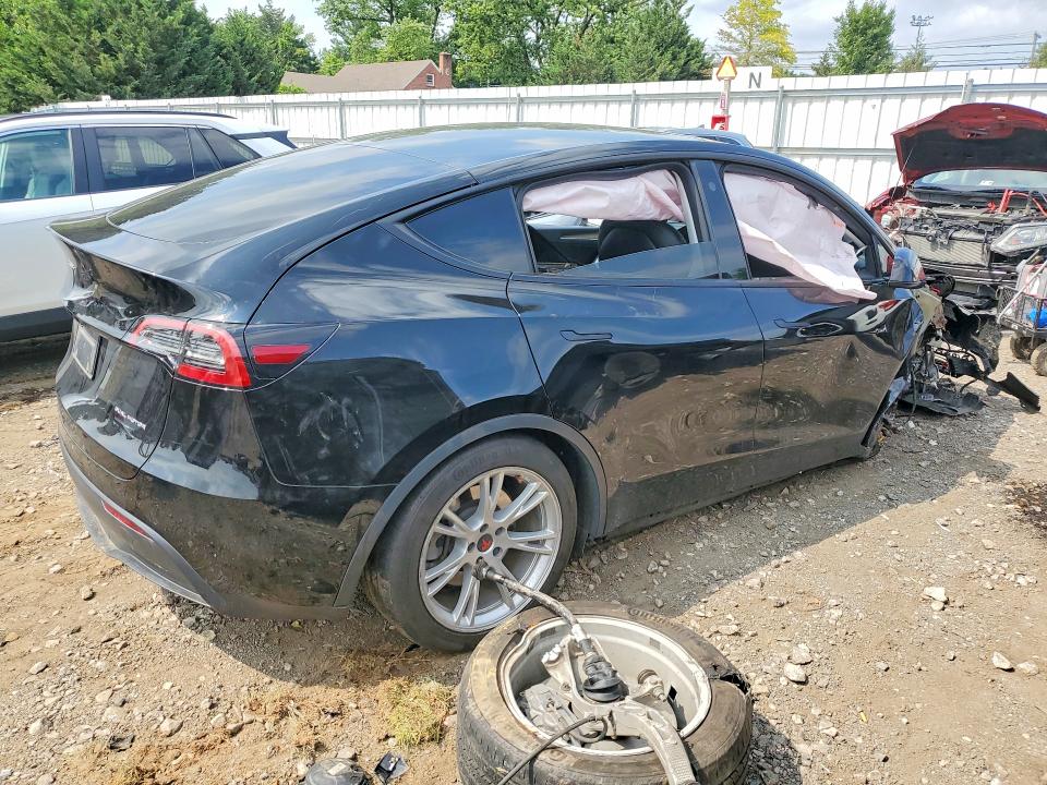 Photo 3 from auction – 2022 TESLA MODEL Y with VIN 7SAYGDEE3NA014980