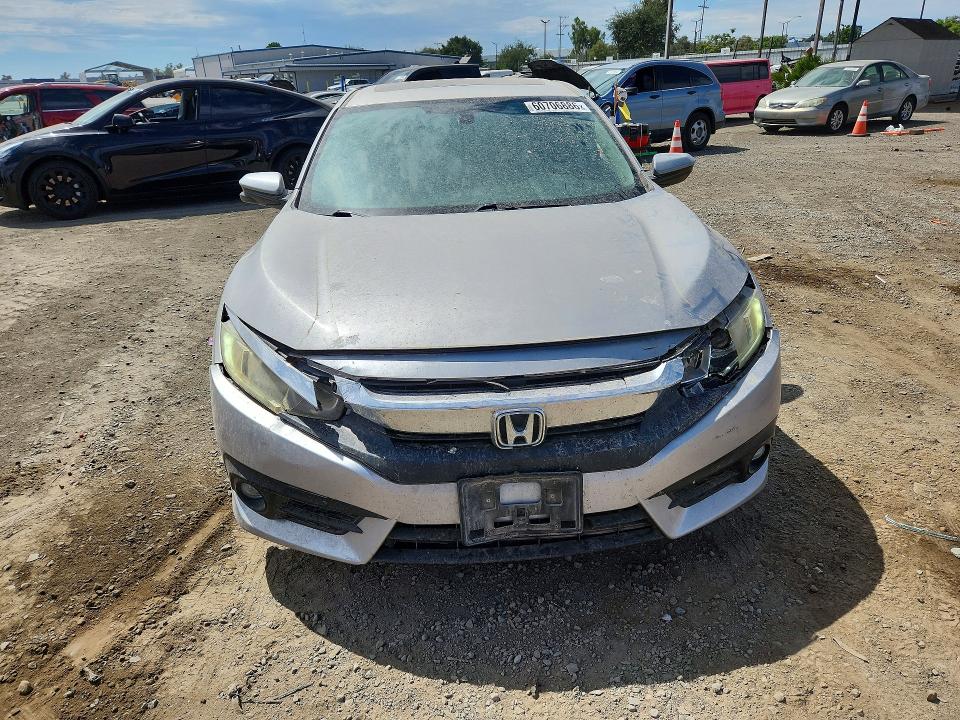Photo 5 from auction – 2016 HONDA CIVIC with VIN 2HGFC1F78GH642243