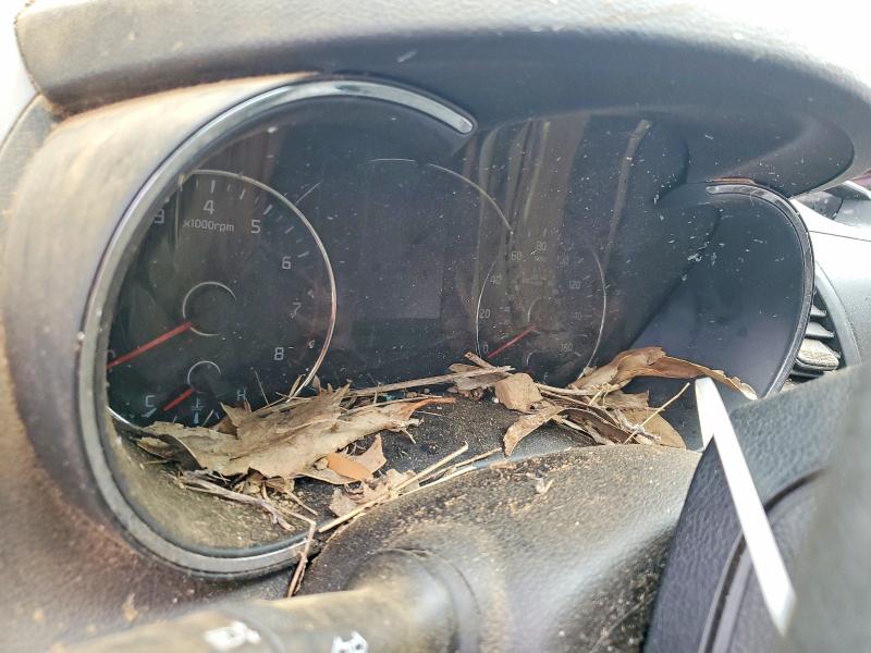 Photo 9 from auction – 2018 KIA FORTE with VIN 3KPFK4A77JE211907