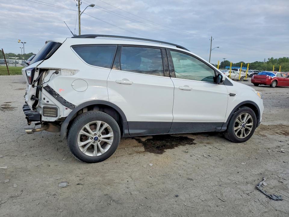 Photo 3 from auction – 2018 FORD ESCAPE with VIN 1FMCU0GD6JUB10244