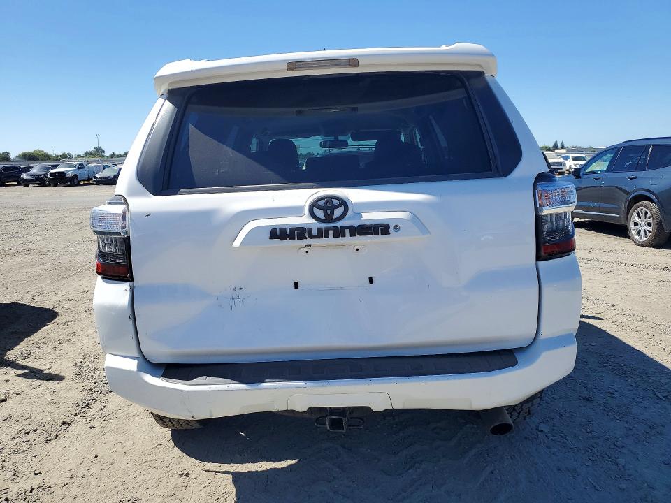 Photo 6 from auction – 2015 TOYOTA 4RUNNER with VIN JTEBU5JR5F5253832