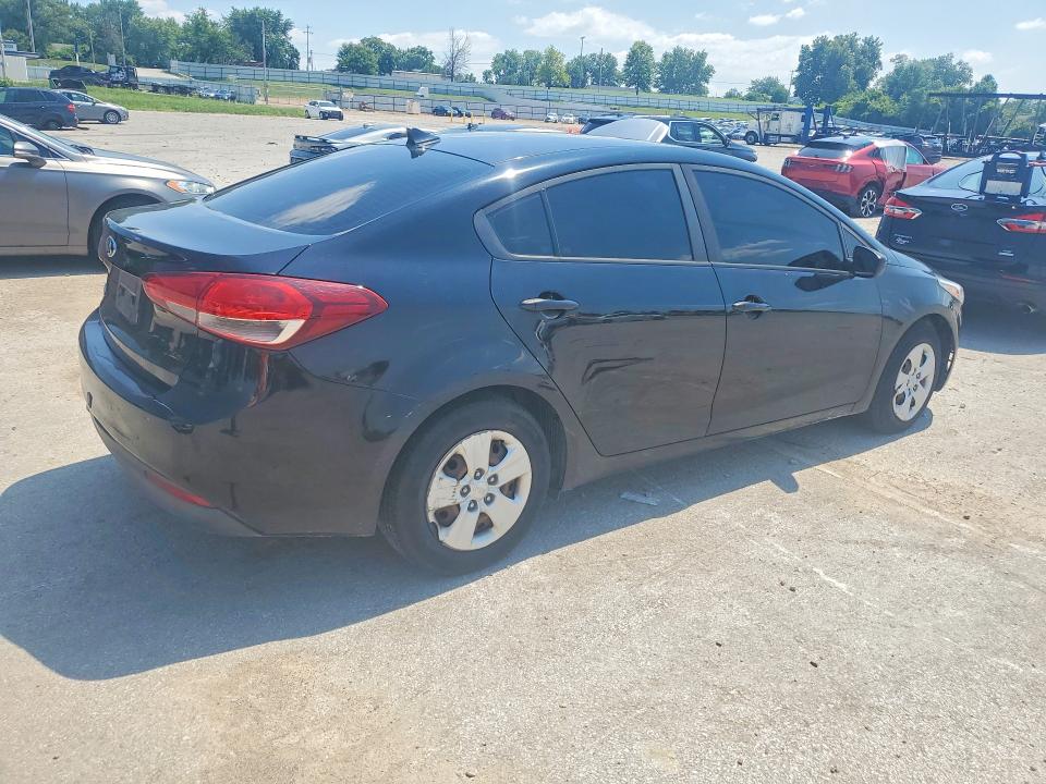 Photo 3 from auction – 2017 KIA FORTE with VIN 3KPFK4A72HE077530