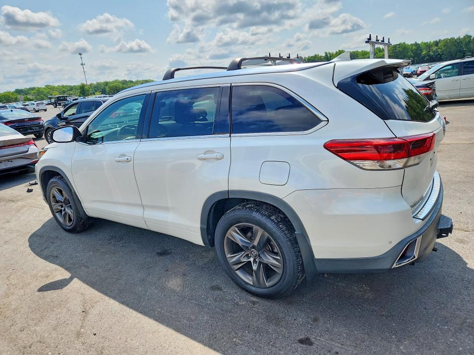 Photo 2 from auction – 2018 TOYOTA HIGHLANDER with VIN 5TDDZRFH8JS854497