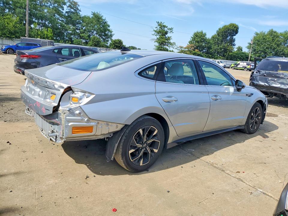 Photo 3 from auction – 2024 HYUNDAI SONATA with VIN KMHL64JAXRA408910