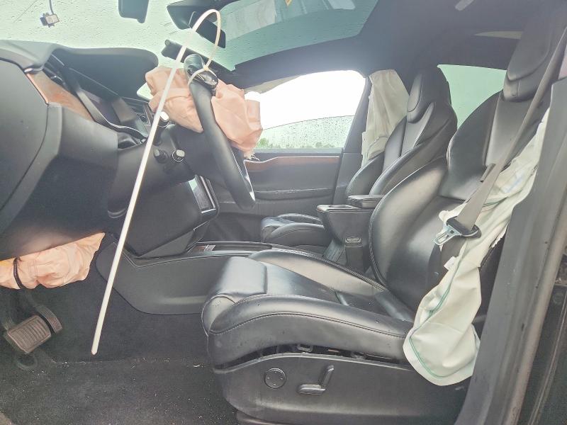 Photo 7 from auction – 2020 TESLA MODEL X with VIN 5YJXCDE2XLF219593