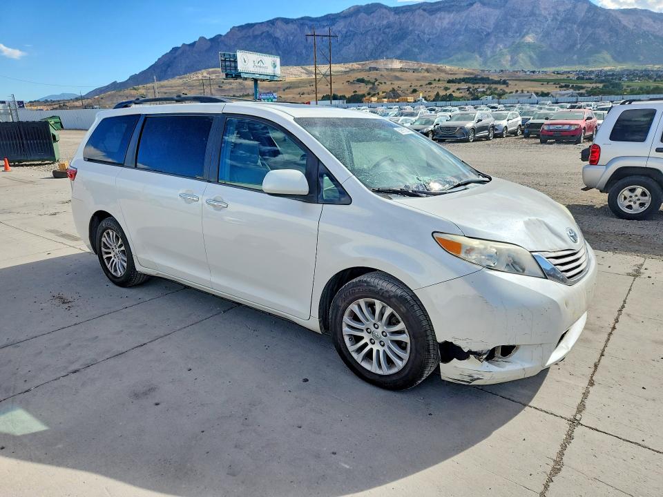 Photo 4 from auction – 2015 TOYOTA SIENNA with VIN 5TDYK3DC4FS566784
