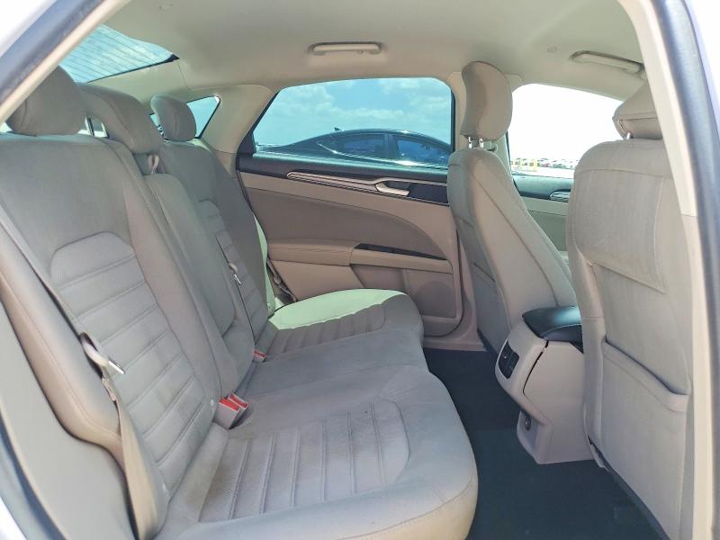 Photo 10 from auction – 2019 FORD FUSION with VIN 3FA6P0LU5KR269186