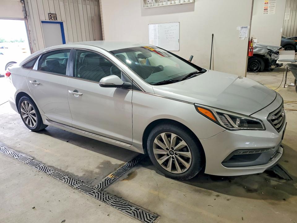 Photo 4 from auction – 2015 HYUNDAI SONATA with VIN 5NPE34AF8FH048154