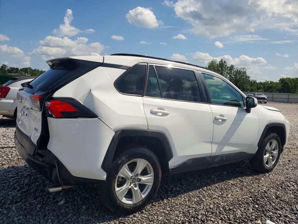 Photo 3 from auction – 2021 TOYOTA RAV4 with VIN 2T3W1RFV3MC167633