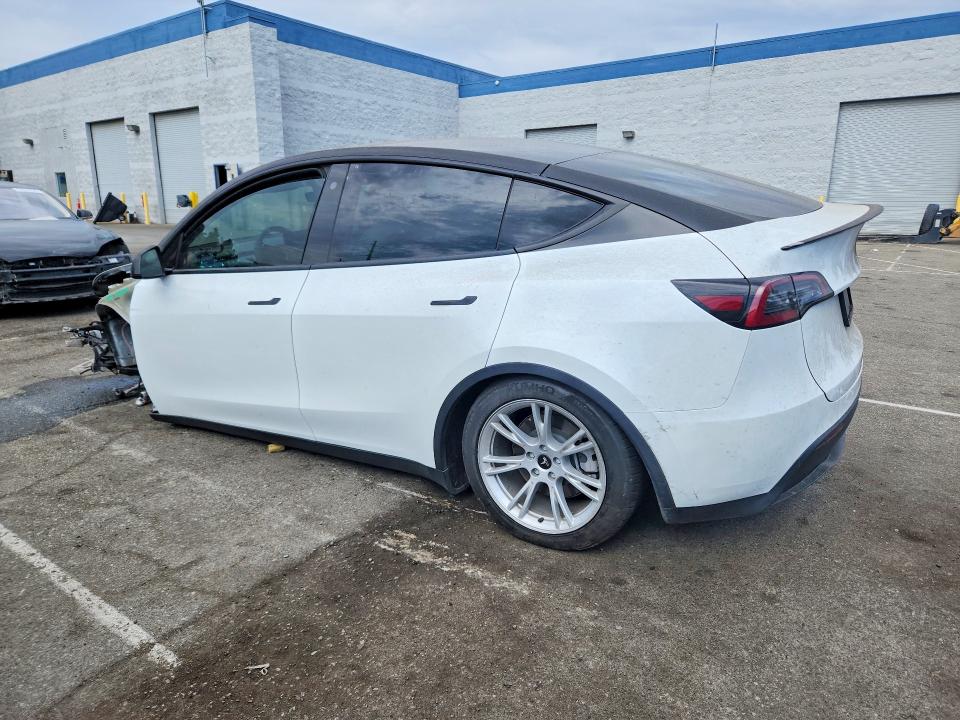 Photo 2 from auction – 2023 TESLA MODEL Y with VIN 7SAYGDEEXPA104968