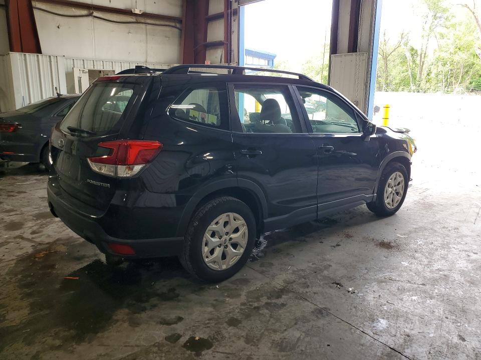 Photo 3 from auction – 2019 SUBARU FORESTER with VIN JF2SKACC5KH503415