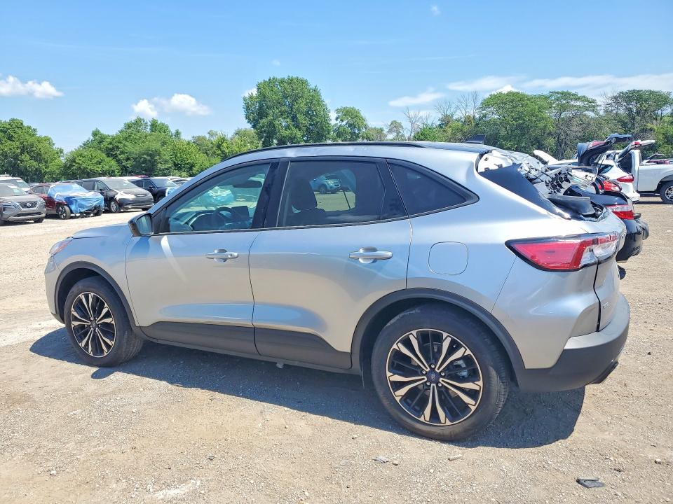 Photo 2 from auction – 2022 FORD ESCAPE with VIN 1FMCU9G68NUB81831