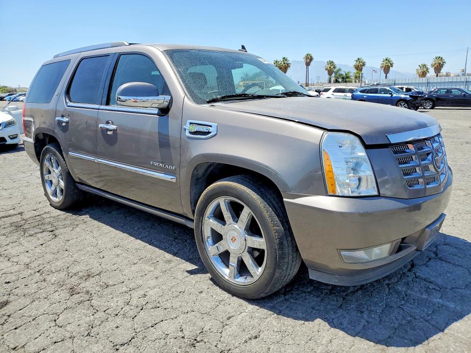 Photo 4 from auction – 2013 CADILLAC ESCALADE with VIN 1GYS4EEJ2DR177415