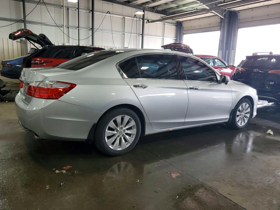 Photo 3 from auction – 2014 HONDA ACCORD with VIN 1HGCR3F86EA020838