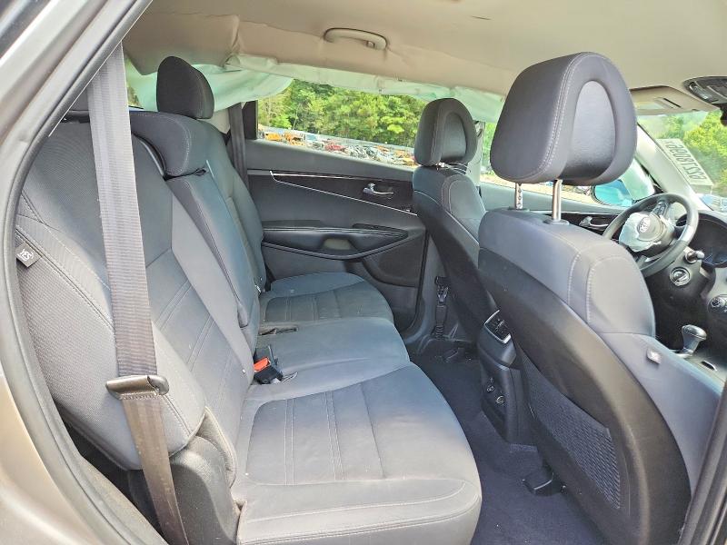 Photo 11 from auction – 2017 KIA SORENTO with VIN 5XYPGDA55HG208327