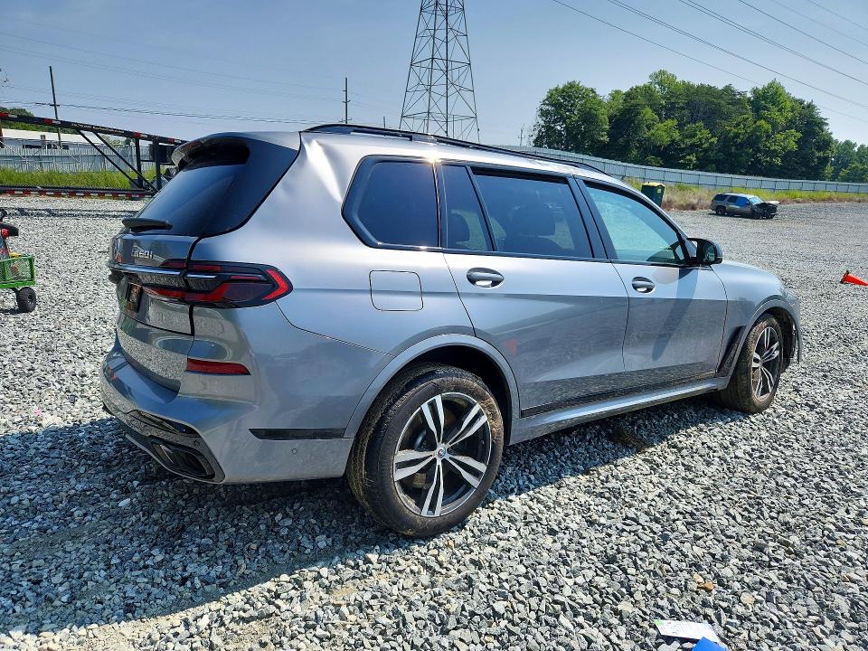 Photo 3 from auction – 2023 BMW X7 with VIN 5UX33EM05P9N64033
