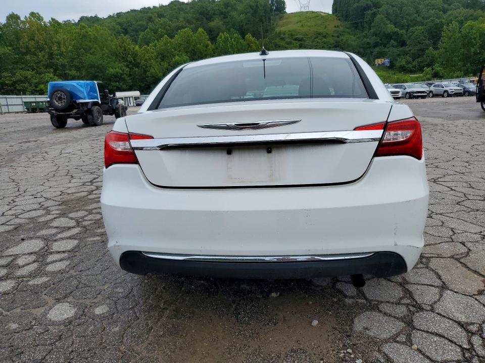 Photo 6 from auction – 2013 CHRYSLER 200 with VIN 1C3CCBAB1DN762122