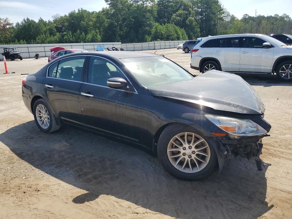 Photo 4 from auction – 2011 HYUNDAI GENESIS with VIN KMHGC4DE9BU137528