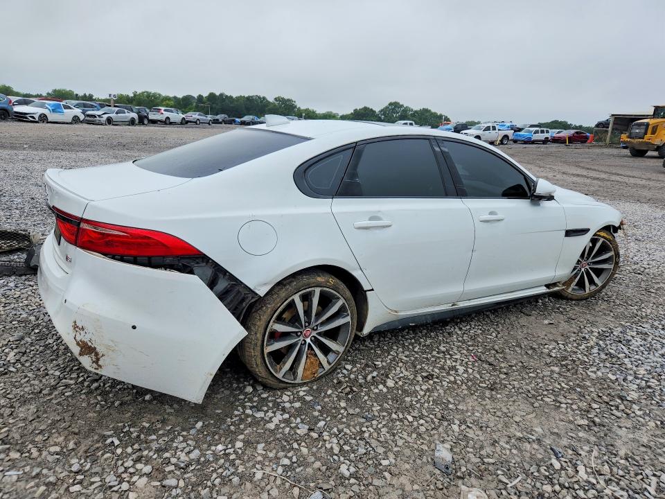Фото 3 с аукциона – 2016 JAGUAR XF с VIN SAJBG4BVXGCY08189